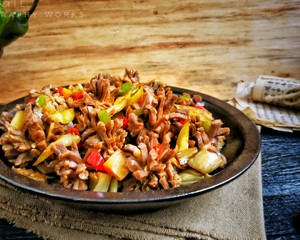 Stir-fried Taro Lotus with Chicken Gizzard Flowers recipe