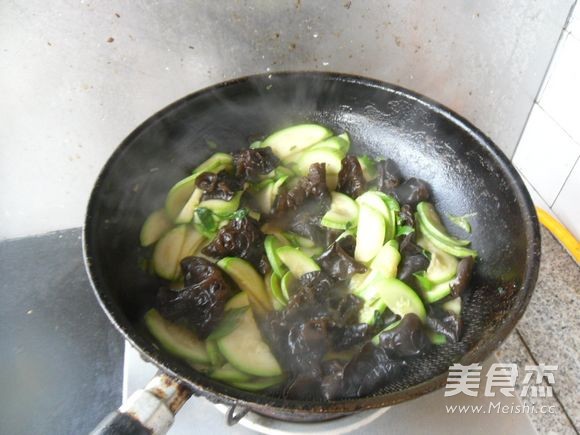 Fungus Horn Melon Slices recipe