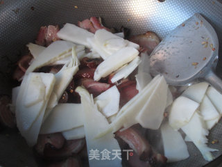 Fried Fresh Bamboo Shoots with Bacon recipe