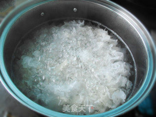 Beauty Dessert---purple Sweet Potato, Tremella, Lotus Seed Soup recipe