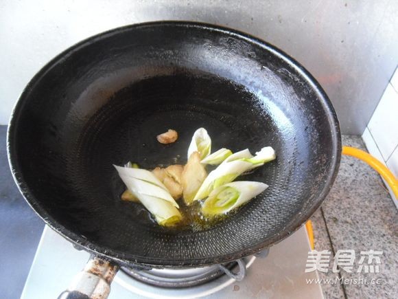 Stewed Chicken Head Mushroom recipe