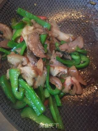 Stir-fried Pork Head with Green Pepper recipe