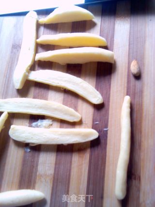 Do You Dare to Eat The Old Witch's Golden Fingers? ——————【witch Finger Cookies】 recipe