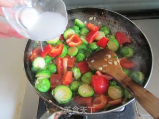 Cabbage with Garlic, Bell Pepper and Kale recipe