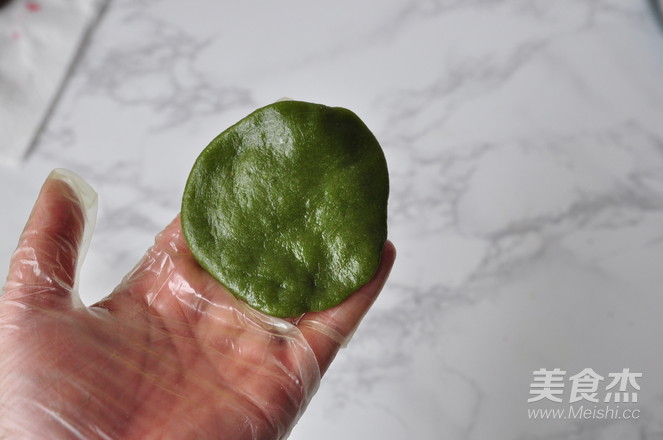 Strawberry Daifuku with Green Sauce recipe