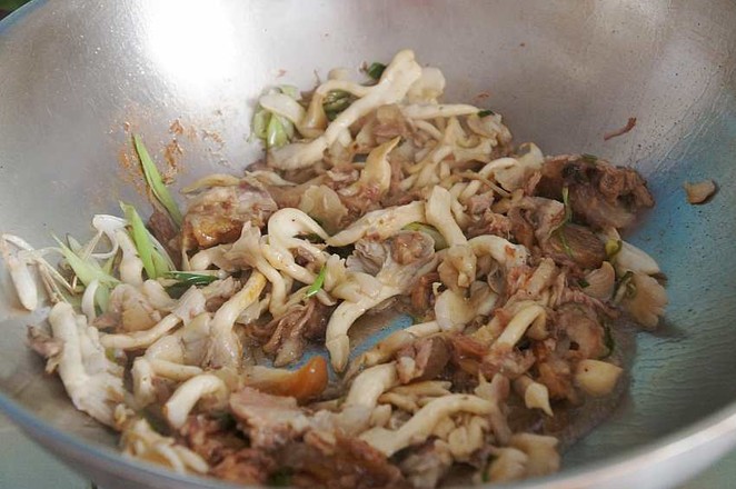 Stir-fried Pork Pork with Golden Mushroom recipe