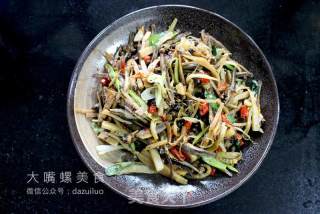 Stir-fried Dried Fish with Sour Bamboo Shoots recipe