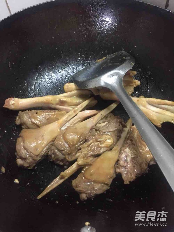 Braised Duck Chin in Sauce recipe