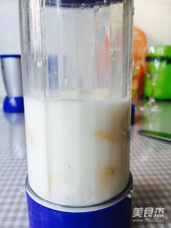 Banana Milkshake recipe