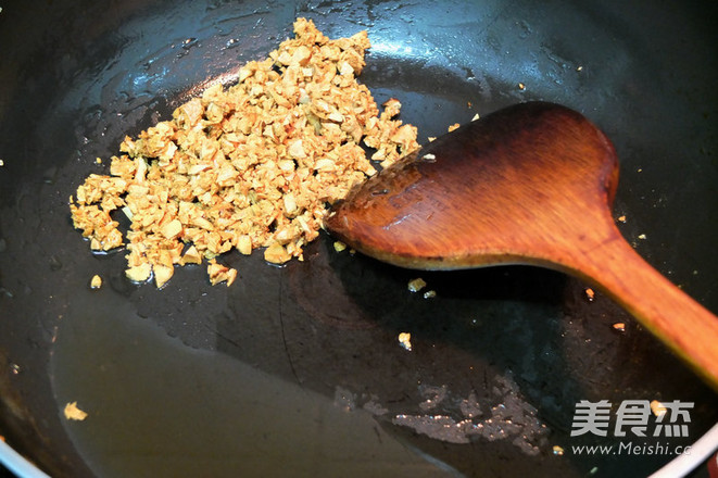 Bitter Melon Mixed with Golden and Silver Garlic recipe