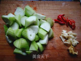 Stir-fried Loofah with Gluten recipe