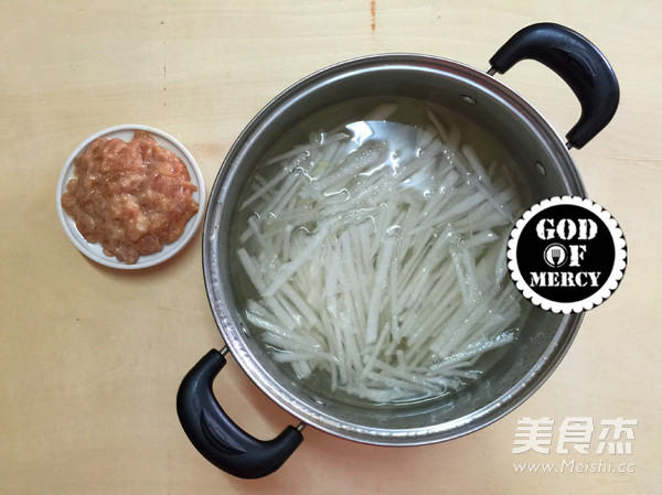 Carrot Pork Soup for Nourishing Yin and Removing Dryness recipe