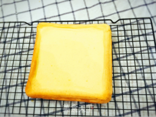 Summer Cool-mango Yogurt Cheese Mousse Cake recipe