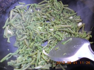 Stir-fried Wild Vegetables (bracken) recipe