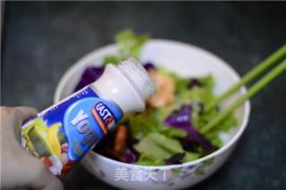 [red Wine Shrimp Yogurt Salad] recipe