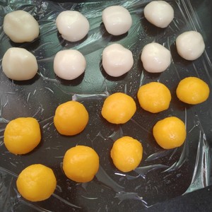 Snowy Mooncakes (custard Filling) recipe