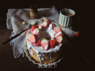 #四session Baking Contest and is Love to Eat Festival# Chimney Chiffon Yogurt Strawberry Cake recipe