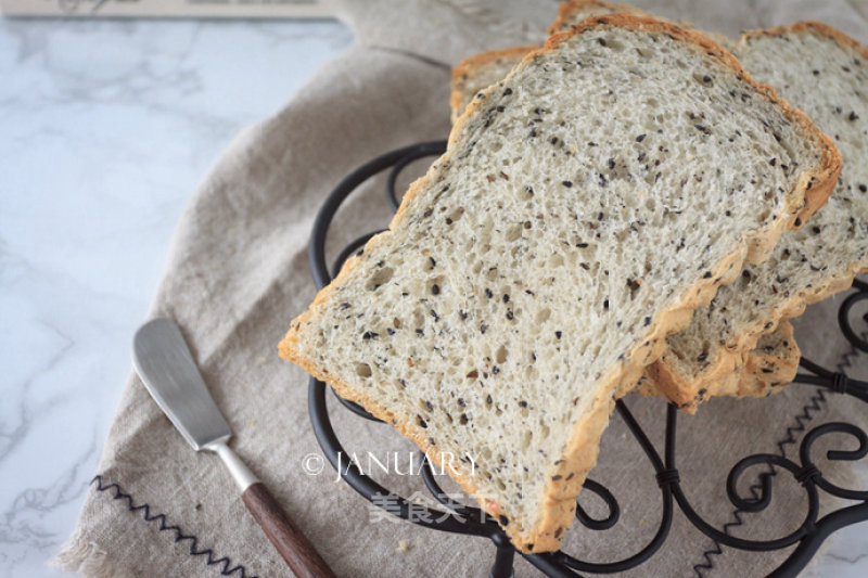 #aca烤明星大赛#black Sesame Toast (medium Species) recipe
