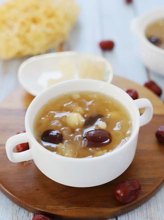 Barley, Red Dates and Tremella Soup recipe