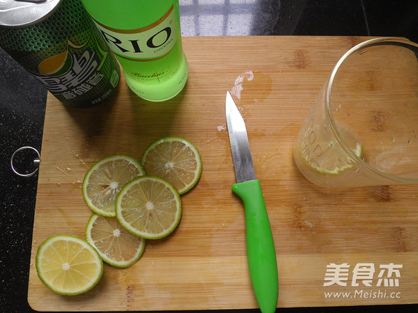 Summer Iced Lime Rio Cocktail recipe