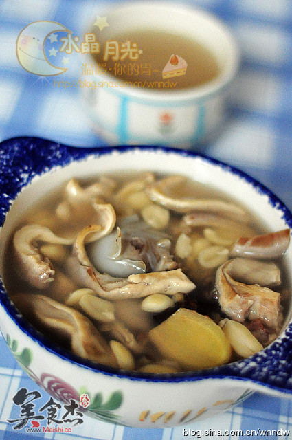 Peanut Big Bone Pepper Pork Belly Soup recipe