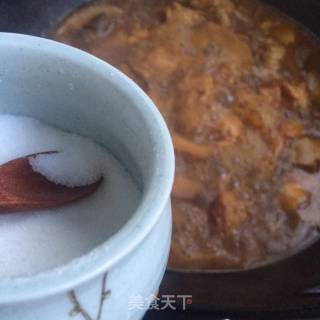 Stewed Mushrooms with Chicken Wings and Roots recipe