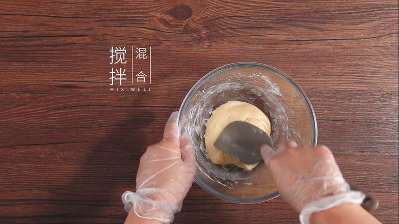 Must-have for Mid-autumn Festival, Cantonese-style Moon Cakes recipe