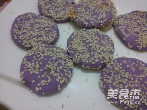 Sesame Purple Potato Cake recipe