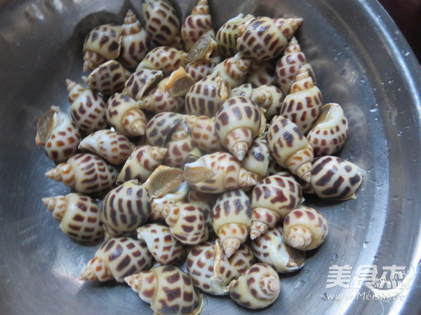 Baked Snails with Ginger, Onion and Garlic recipe