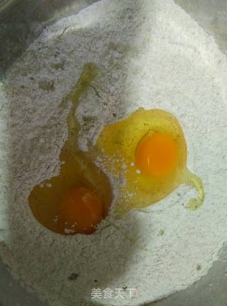 Baked Bun with Black Sesame and Raisins recipe