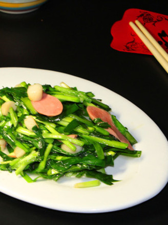 Stir-fried Scallops and Ham Sausage with Leek recipe