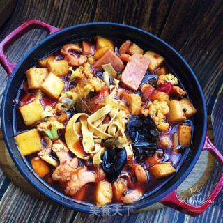 Spicy Hot Pot with Seasonal Vegetables recipe