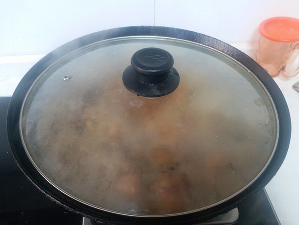 Braised Spicy Pork Trotters with Hard Vegetables on New Year's Eve recipe