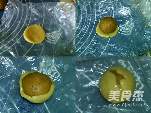 Mooncake with Lotus Seed Paste and Egg Yolk recipe