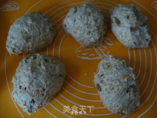 Walnut and Raisin Soft European Buns recipe