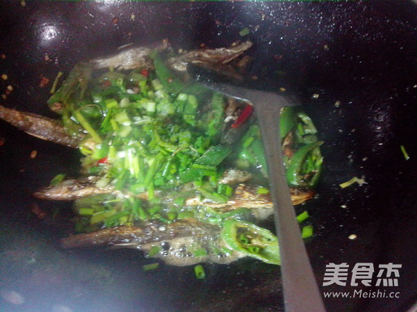 Fried Fish with Green Pepper recipe