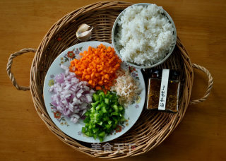 Fried Rice with Shrimp Skin, Three Vegetables and Ginger Wine recipe