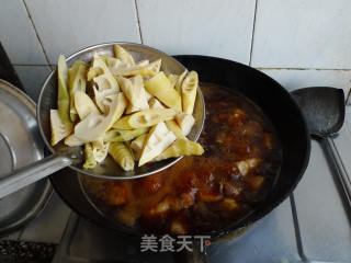 Braised Pork with Bamboo Shoots and Mushrooms recipe