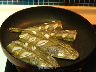 Braised Braided Fish in Sauce recipe