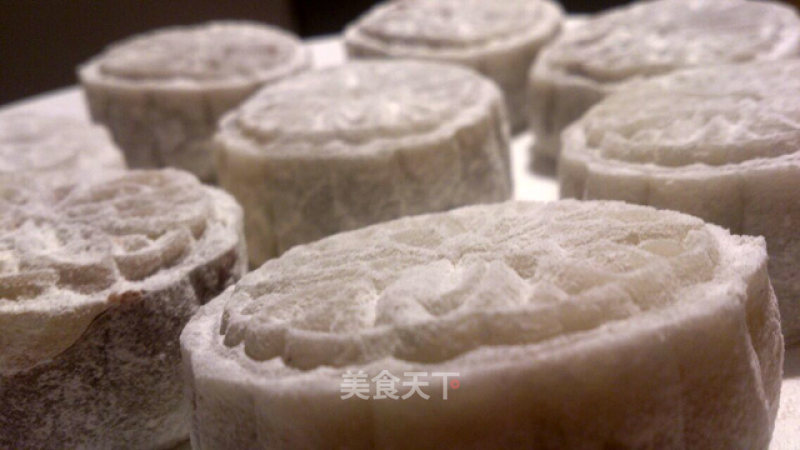 Snowy Mooncakes with Rose Bean Paste recipe