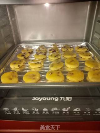 Grape Souffle Biscuits recipe