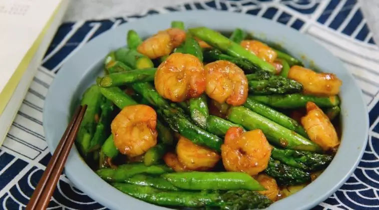 Stir-fried Shrimp with Asparagus recipe