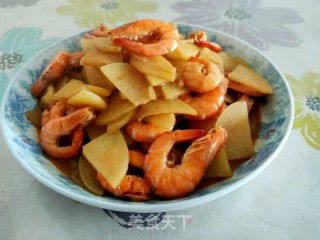 Fried Potato Chips with Green Shrimp recipe