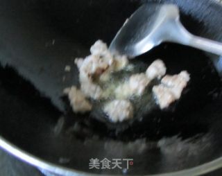 Stir-fried Yam Pork Slices with Lettuce and Red Pepper recipe