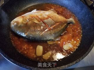 Sweet and Sour Golden Pomfret recipe