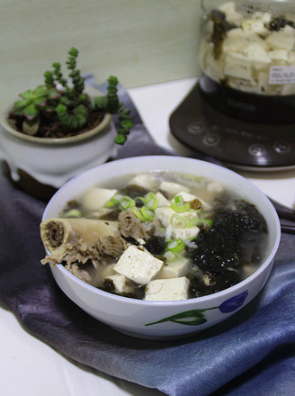 Tofu Seaweed Bone Soup recipe