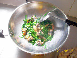 [symphony of Gourmet Spring]-"fried Clams with Chives and Edamame" recipe