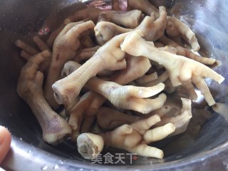 Braised Chicken Feet with Pepper Oil recipe