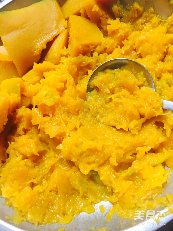 Pumpkin Steamed Buns-golden Knife Cut Steamed Buns recipe
