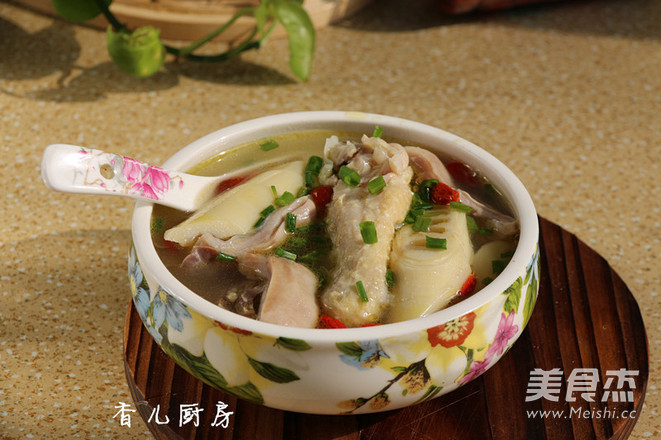 Pork Belly and Bamboo Shoots Stewed Chicken recipe